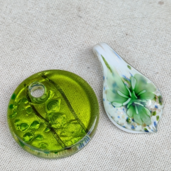 Vintage lamp work and millefiori pendants - Picture 11 of 13